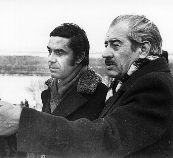 Данило Бакуменко і Петро Перебийніс на Чернечій горі в Каневі, березень 1977 року
